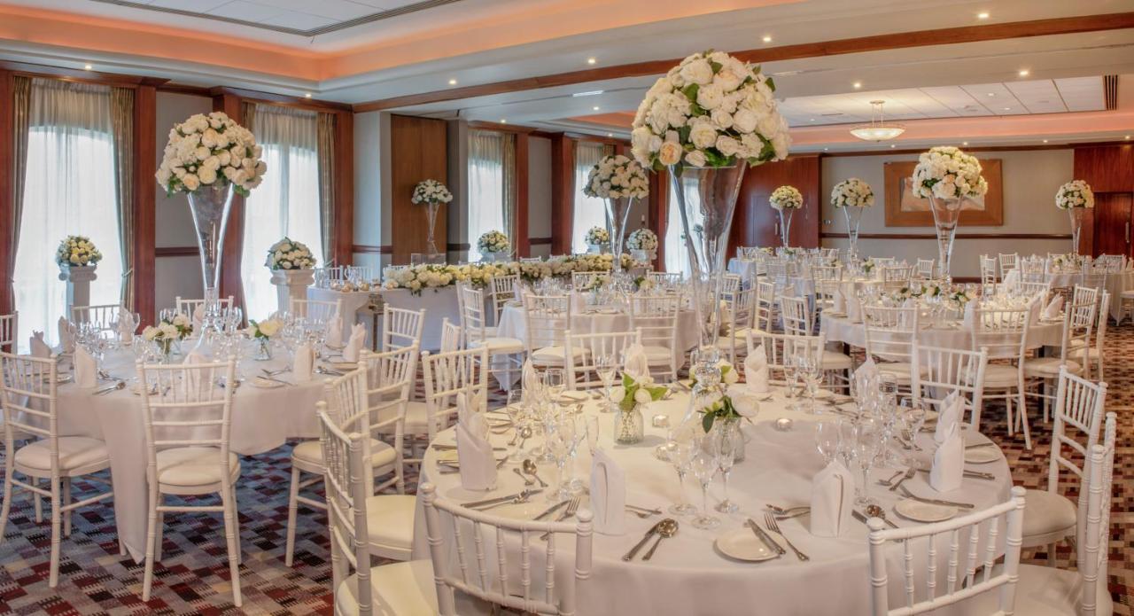Thorpe Park Hotel And Spa Leeds  Bagian luar foto