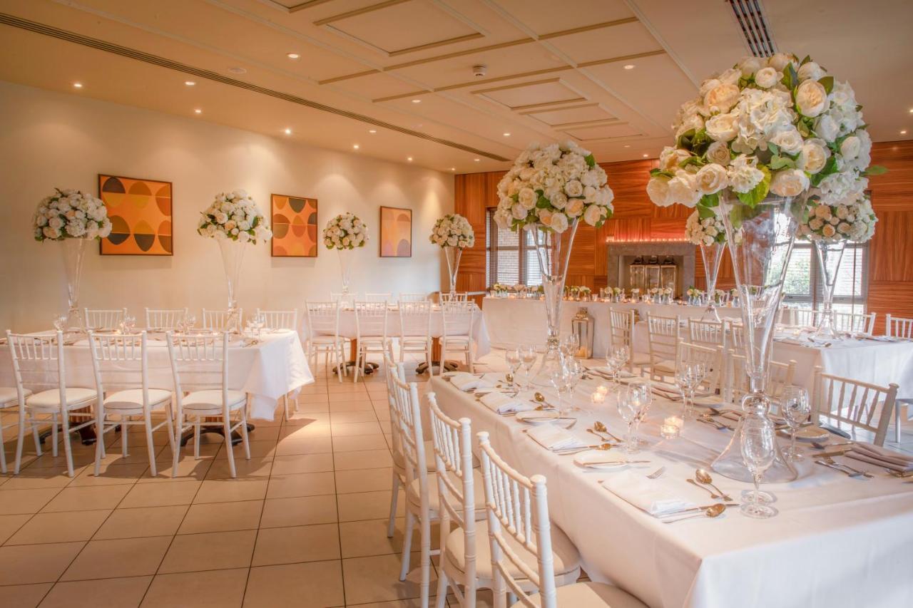Thorpe Park Hotel And Spa Leeds  Bagian luar foto