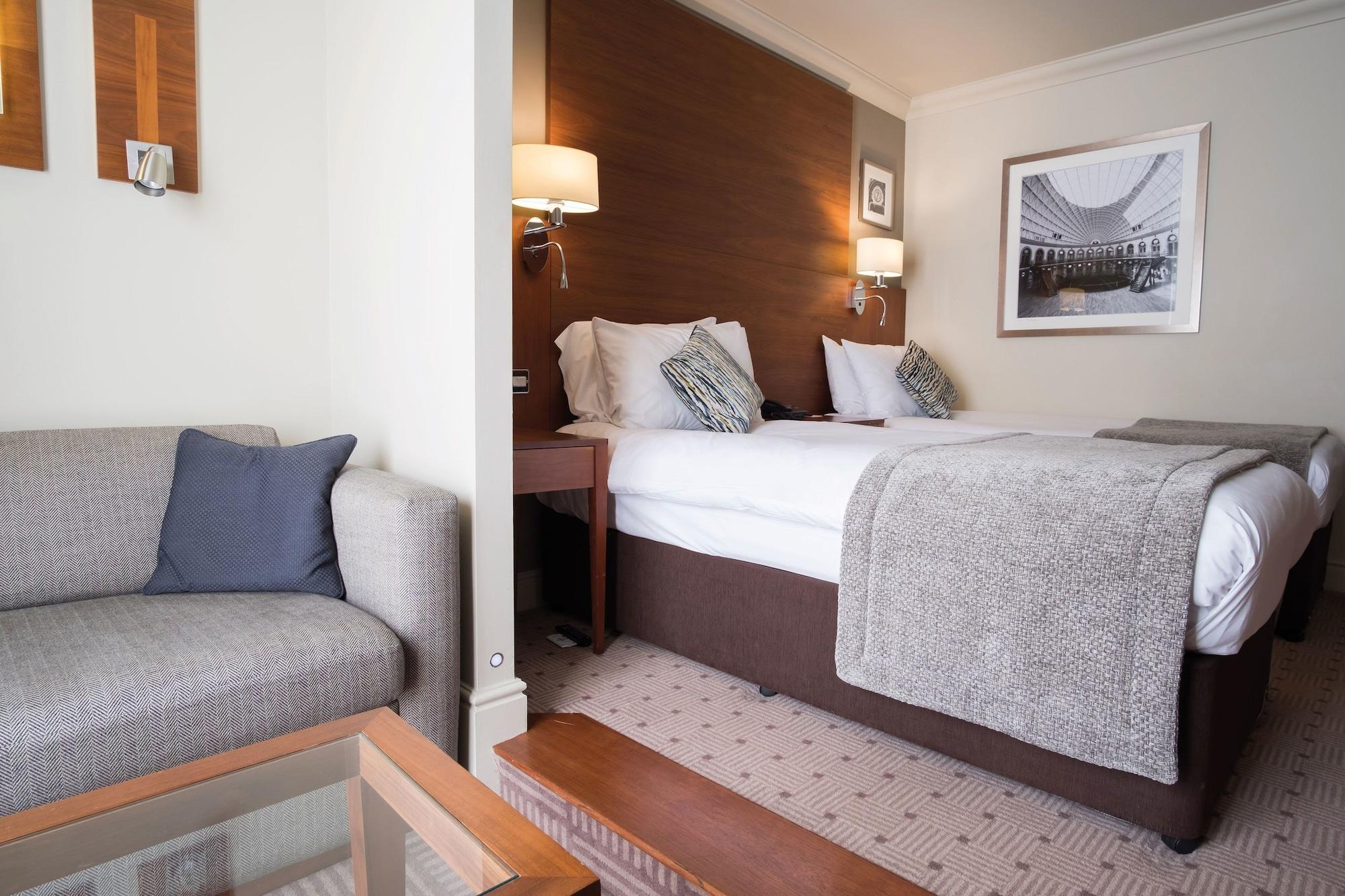 Thorpe Park Hotel And Spa Leeds  Bagian luar foto