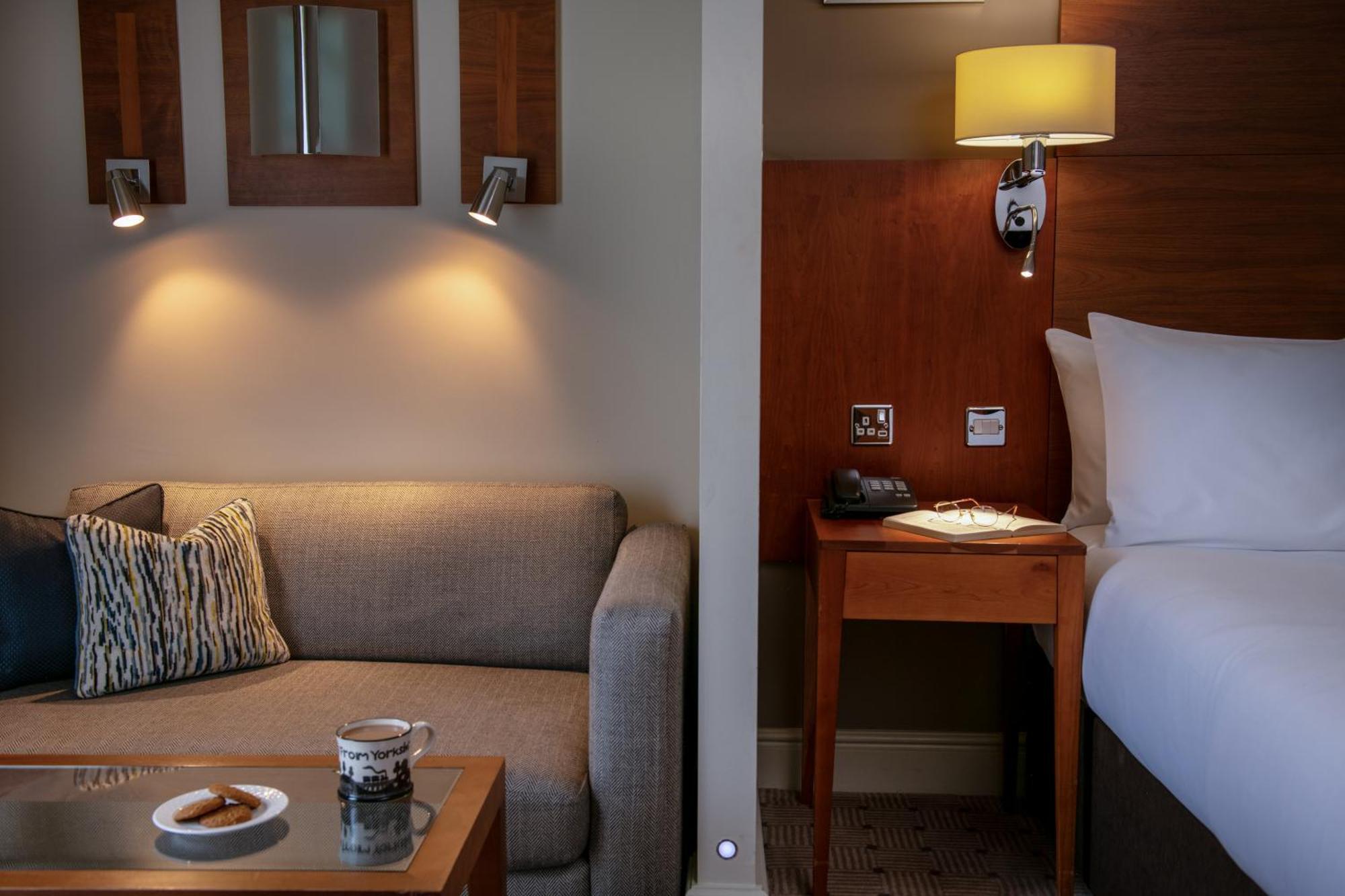 Thorpe Park Hotel And Spa Leeds  Bagian luar foto