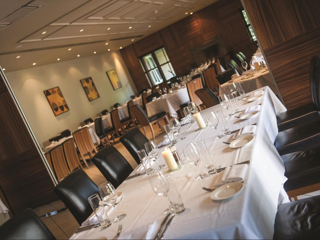 Thorpe Park Hotel And Spa Leeds  Bagian luar foto